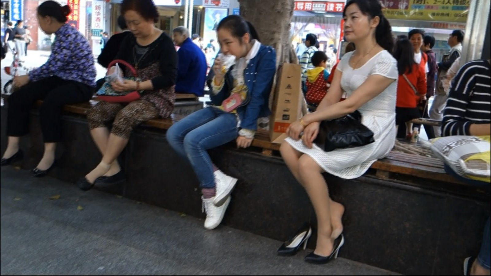 streetsnapshoep[00 00 36][20181210 204851 4]